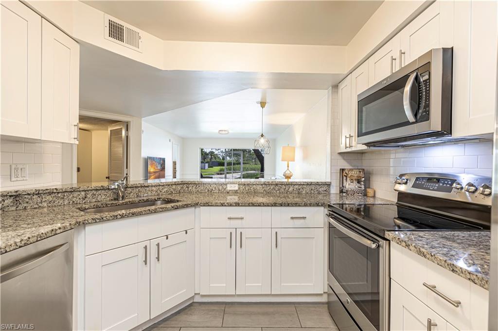 VICTORIA LAKES - Residential