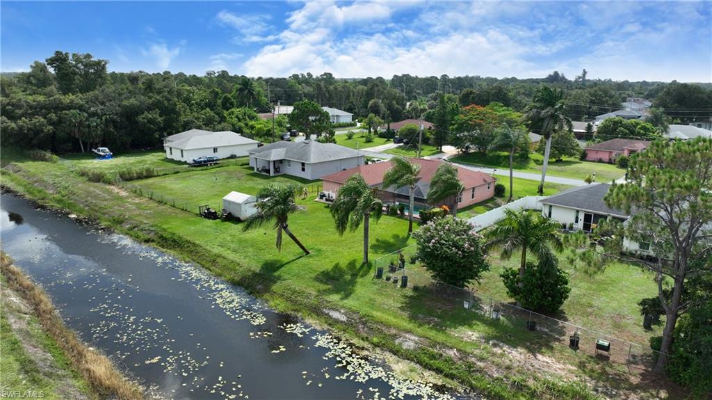 MIRROR LAKES - Residential