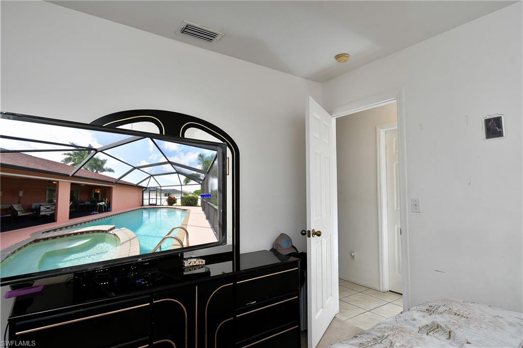 MIRROR LAKES - Residential