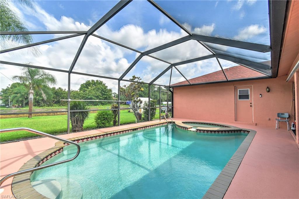 MIRROR LAKES - Residential