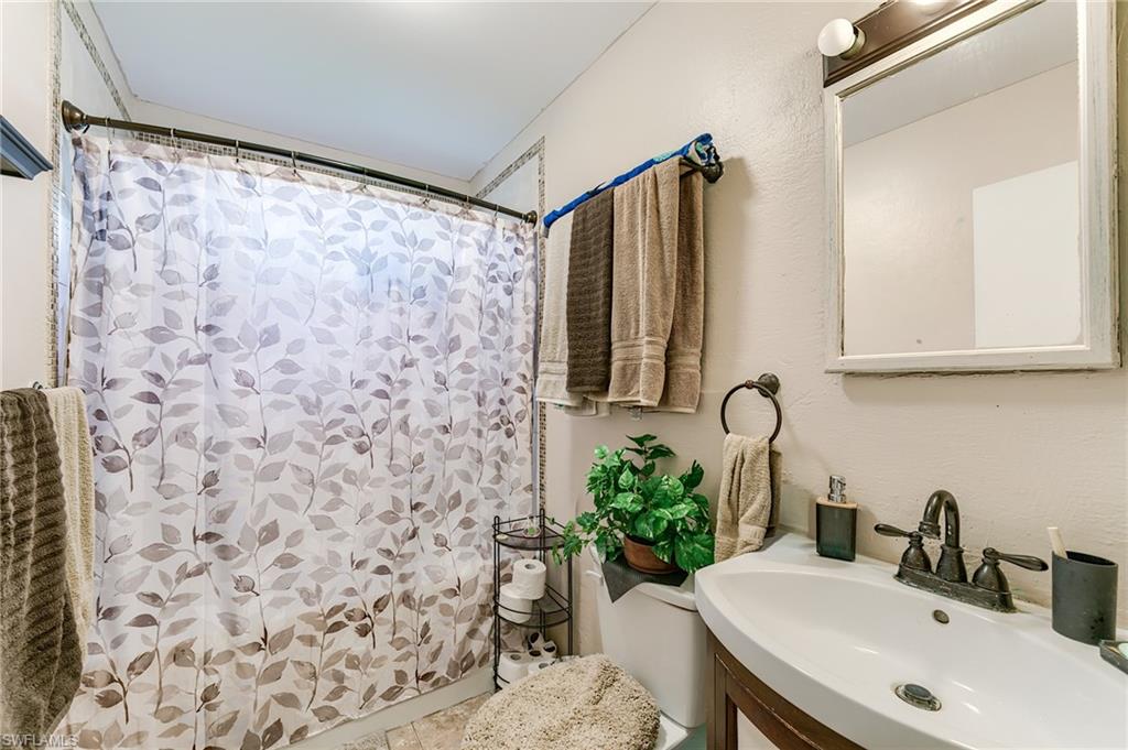 LINDA LOMA - Residential Income