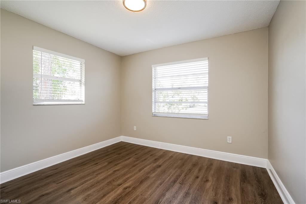 SAN CARLOS PARK - Residential
