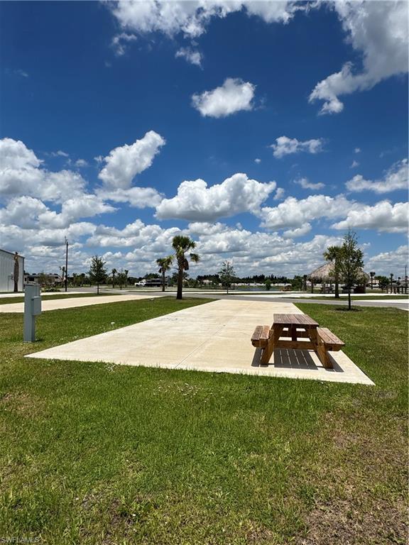 PALM BREEZE - Land