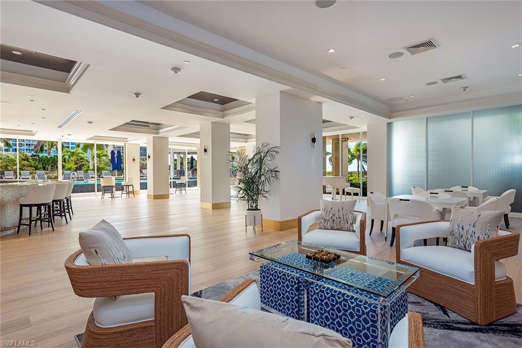 PARK PLAZA - Residential