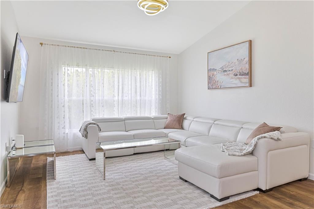 MANORS AT FOUNTAIN LAKES - Residential Lease