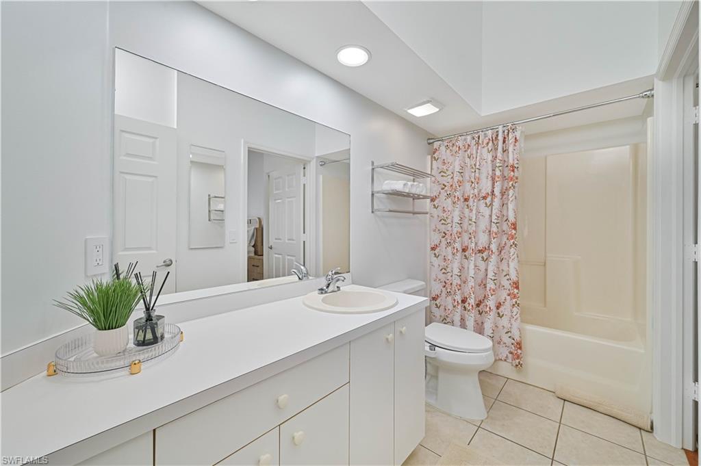 MANORS AT FOUNTAIN LAKES - Residential Lease