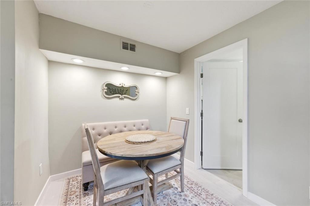 AMBERWOOD LAKE CONDO - Residential