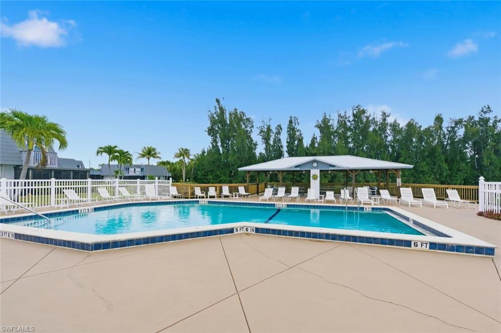 AMBERWOOD LAKE CONDO - Residential