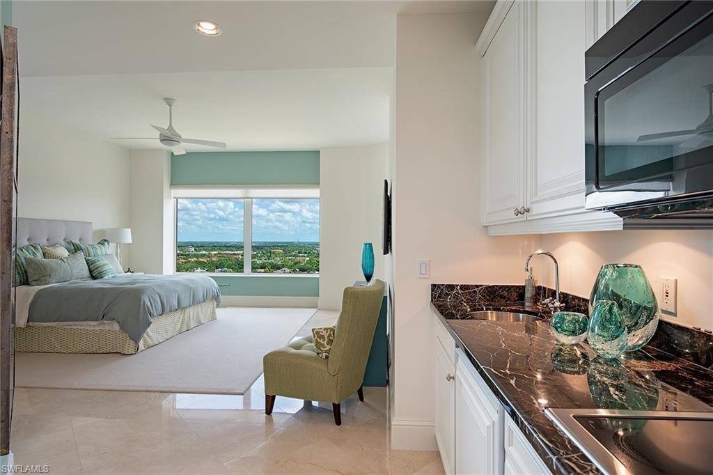 SEASONS AT NAPLES CAY - Residential