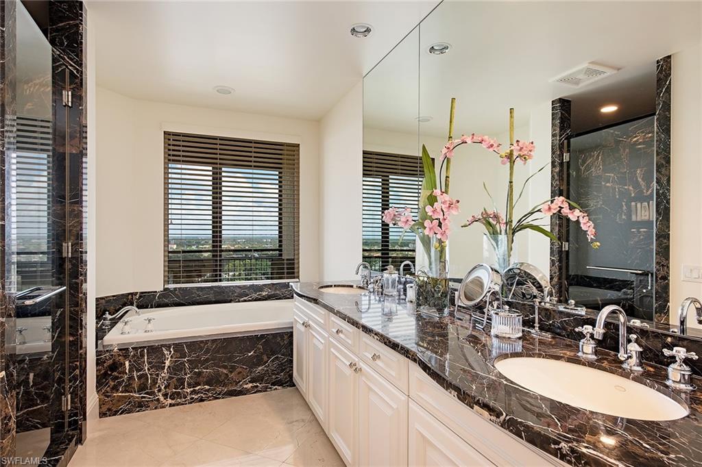 SEASONS AT NAPLES CAY - Residential