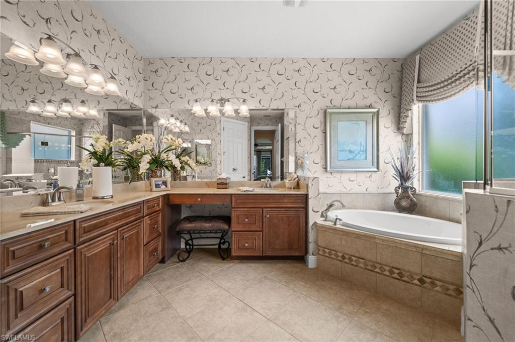 BELLE LAGO - Residential
