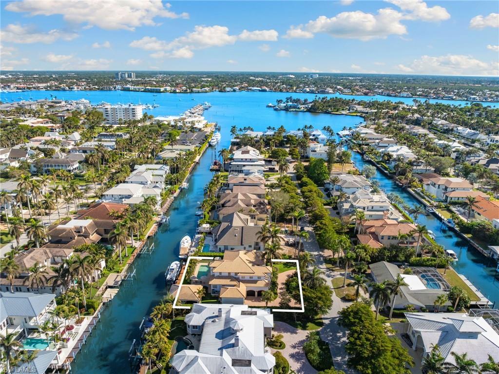 AQUALANE SHORES - Residential