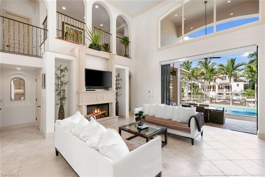 AQUALANE SHORES - Residential