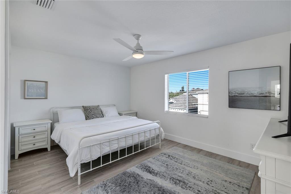 ISLAND PARK WOODS - Residential