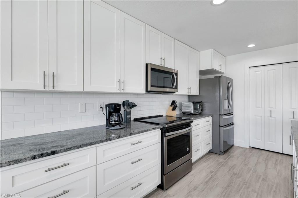 ISLAND PARK WOODS - Residential