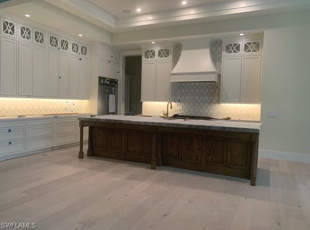 ROYAL HARBOR - Residential