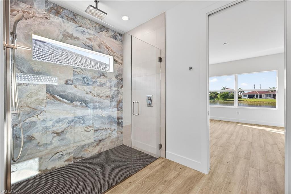 BANYAN BAY - Residential