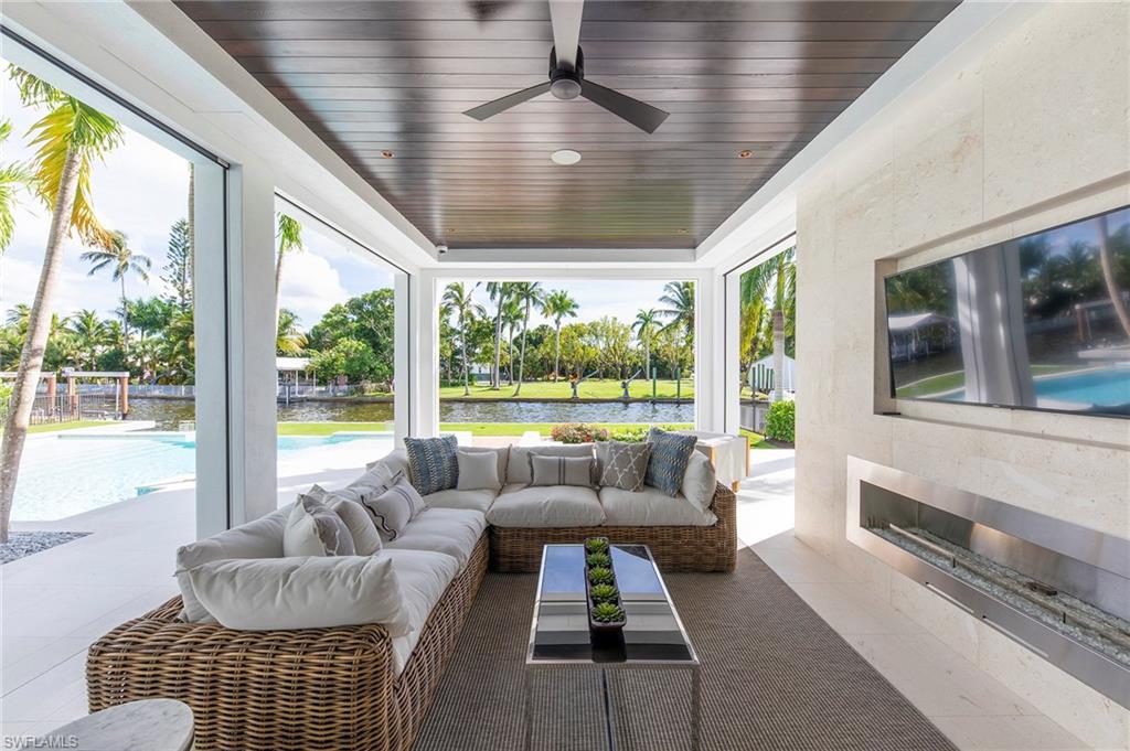 AQUALANE SHORES - Residential
