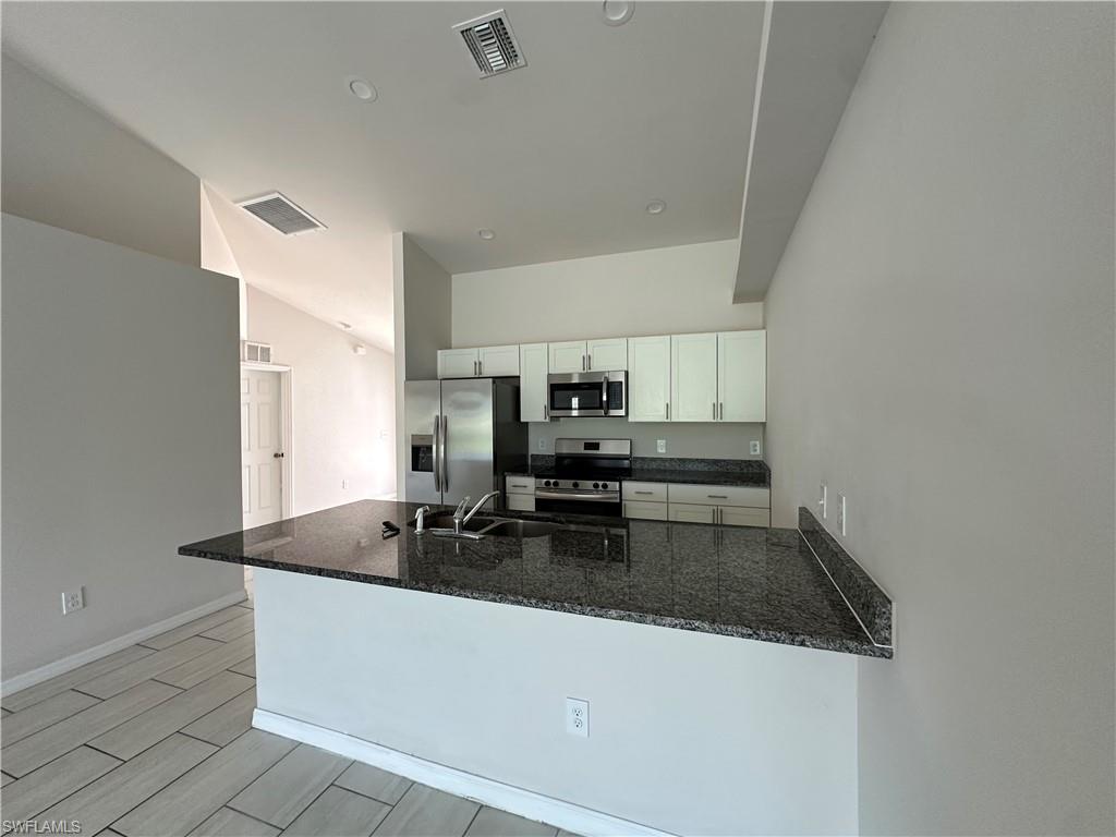 CAPE CORAL - Residential Lease