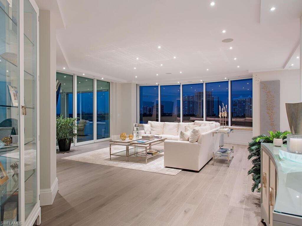 BAYPOINTE AT NAPLES CAY - Residential