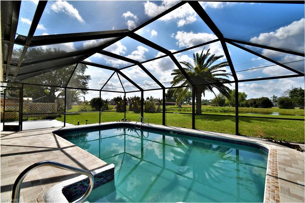 COUNTRY CLUB - Residential