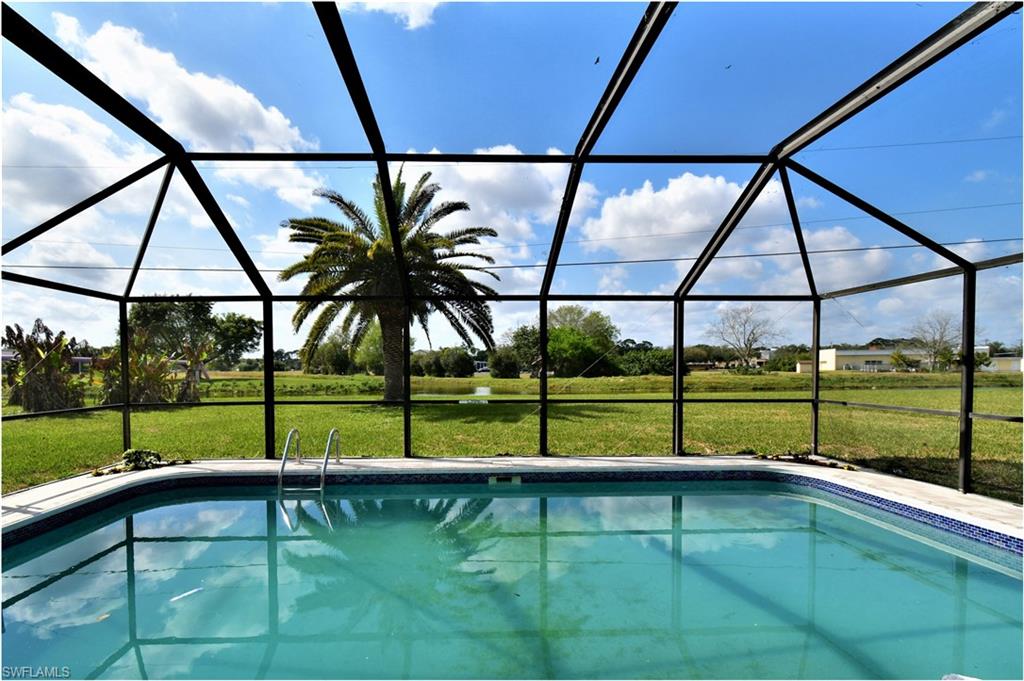 COUNTRY CLUB - Residential