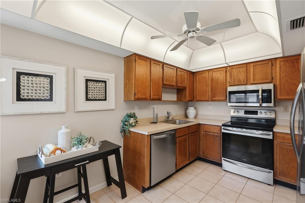 TROPIC SCHOONER APTS - Residential