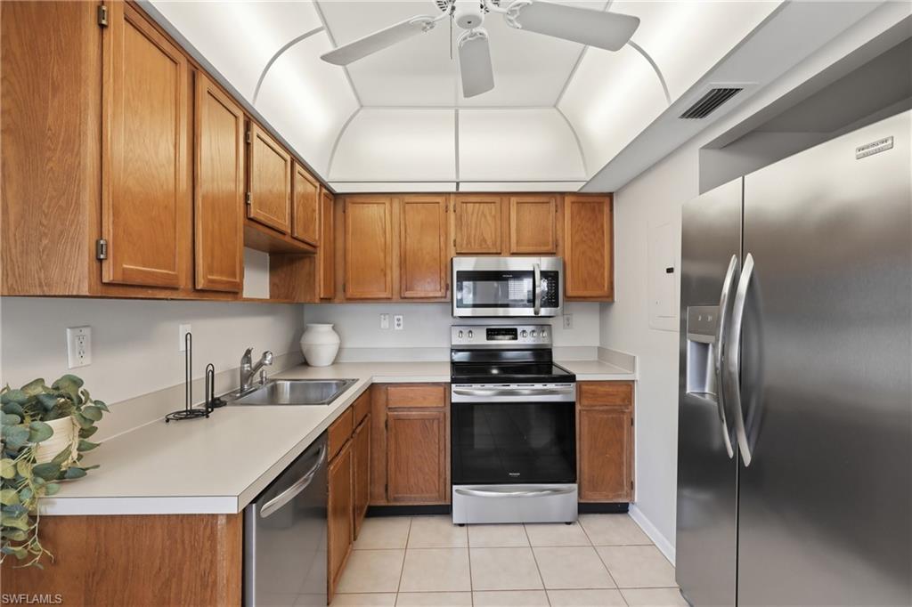 TROPIC SCHOONER APTS - Residential
