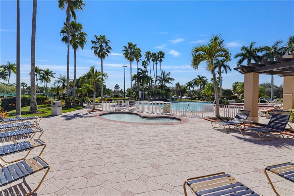 WILLOWBROOK - Residential