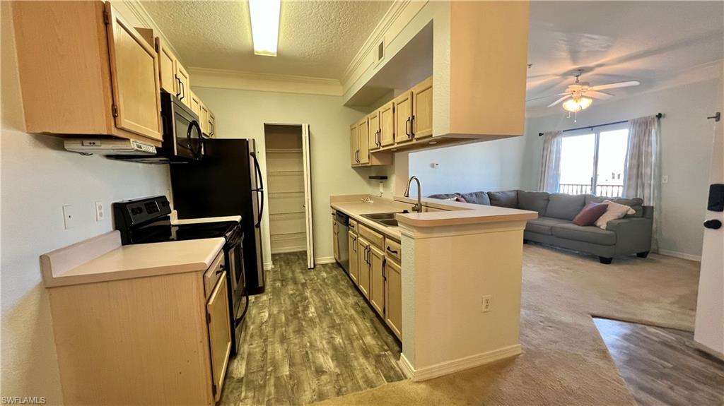 ROYAL GREENS - Residential Lease