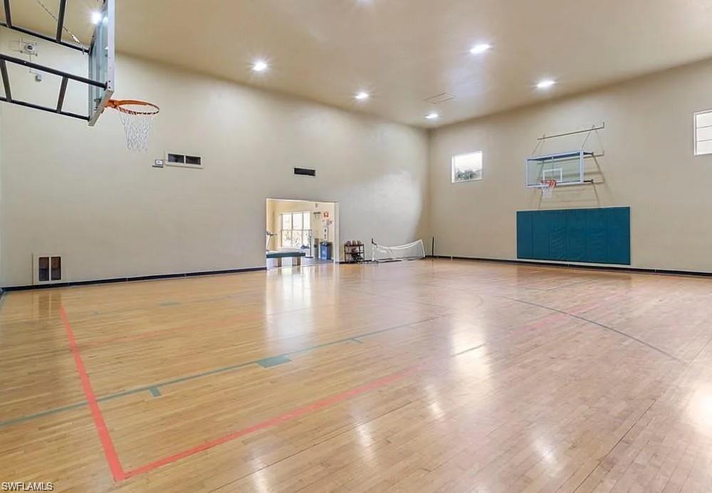 ROYAL GREENS - Residential Lease