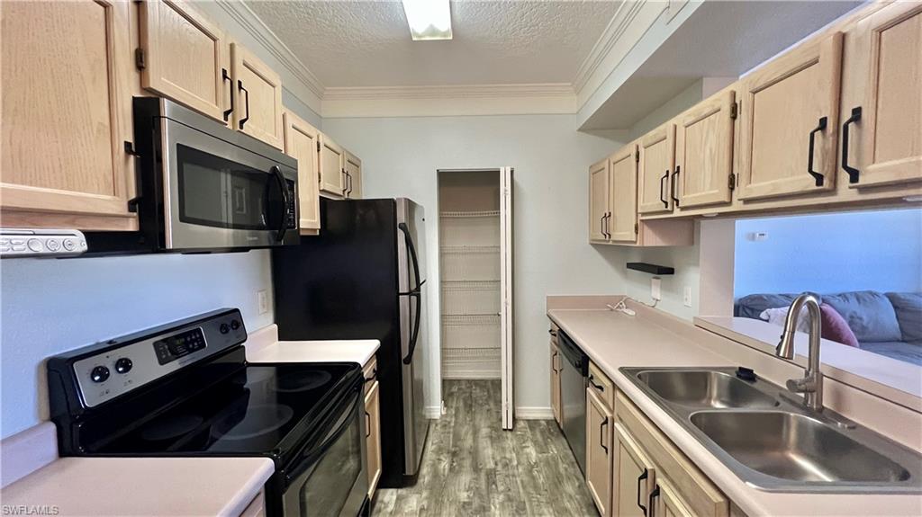 ROYAL GREENS - Residential Lease