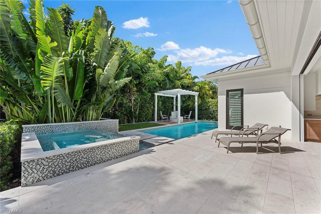OLDE NAPLES - Residential