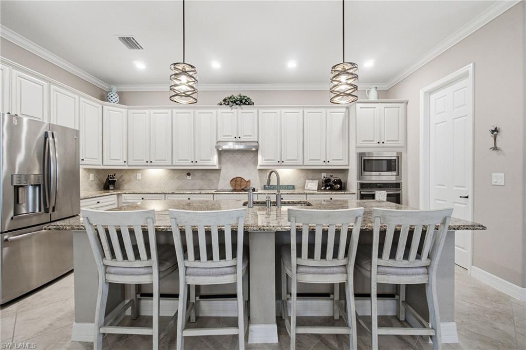 TWIN EAGLES - Residential