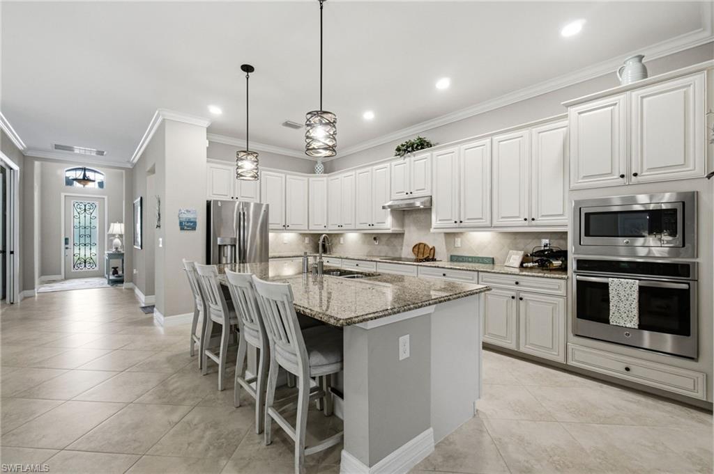 TWIN EAGLES - Residential
