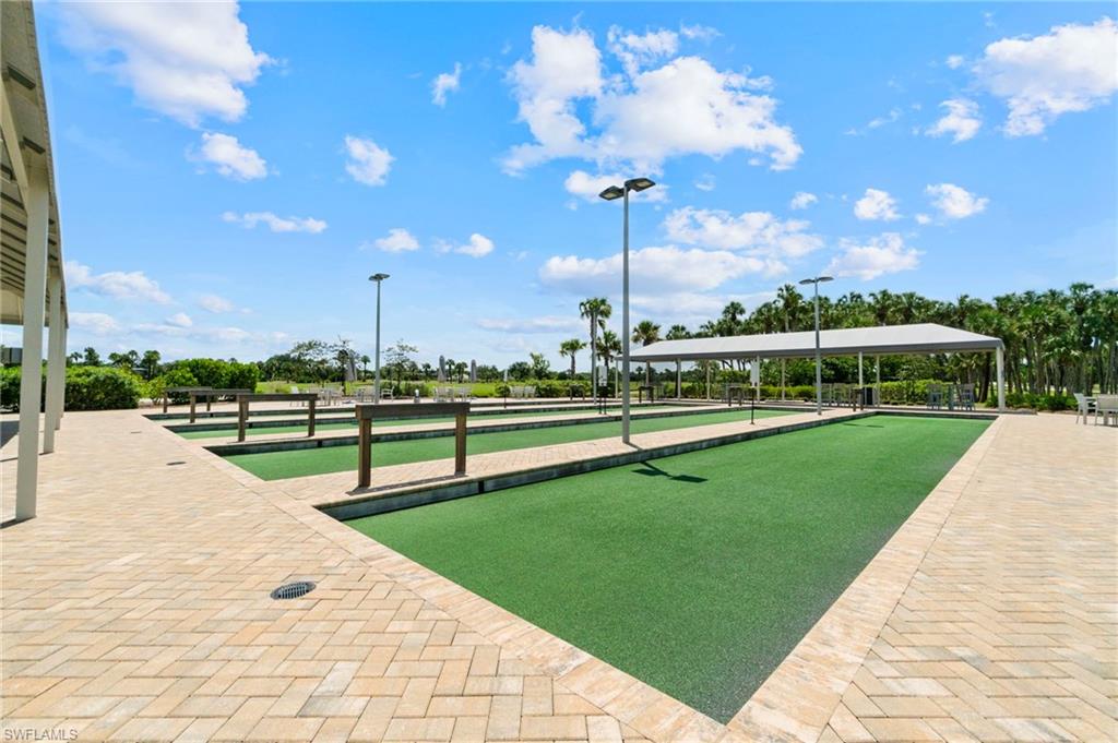TWIN EAGLES - Residential