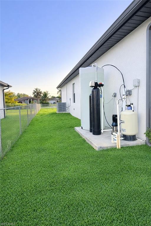 GOLDEN GATE ESTATES - Residential