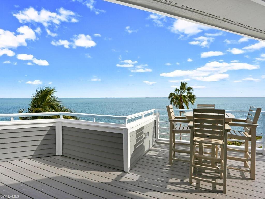 LAND'S END - Residential