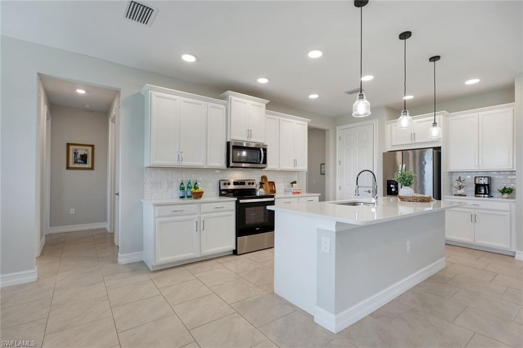 ROYAL PALM GOLF ESTATES - Residential