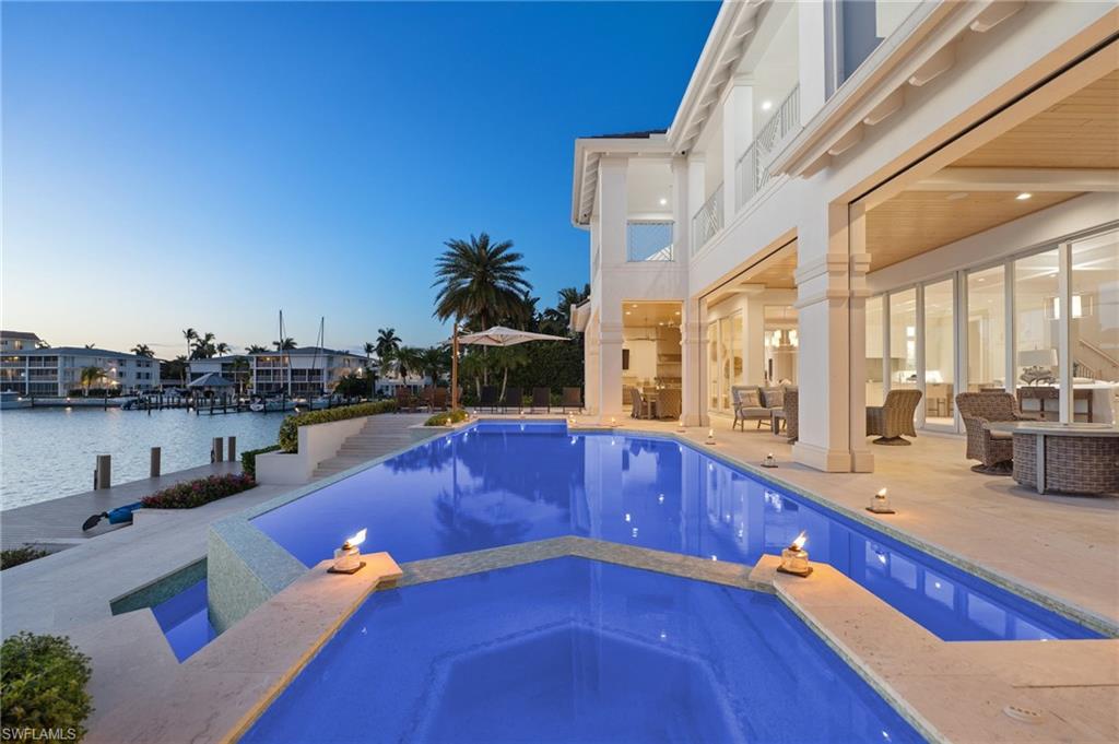 MOORINGS - Residential