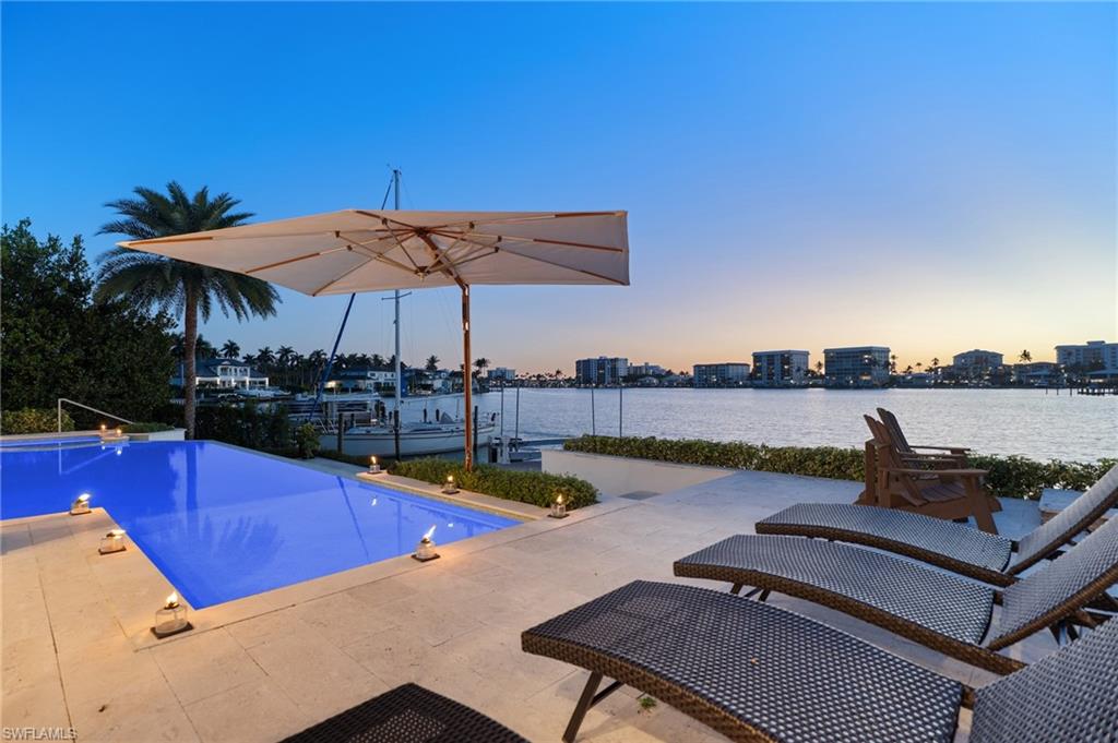 MOORINGS - Residential