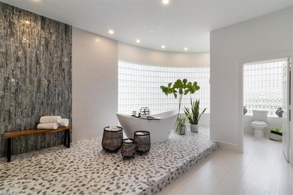 MARCO BEACH - Residential