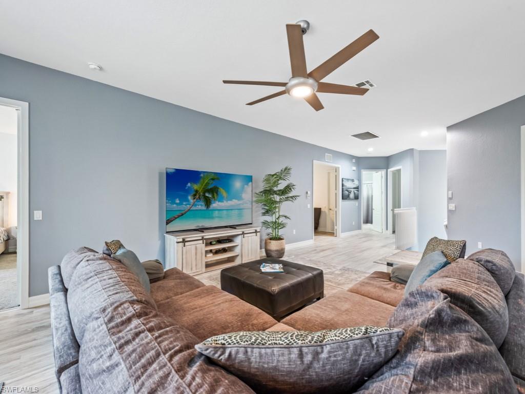 JONATHANS BAY - Residential Lease