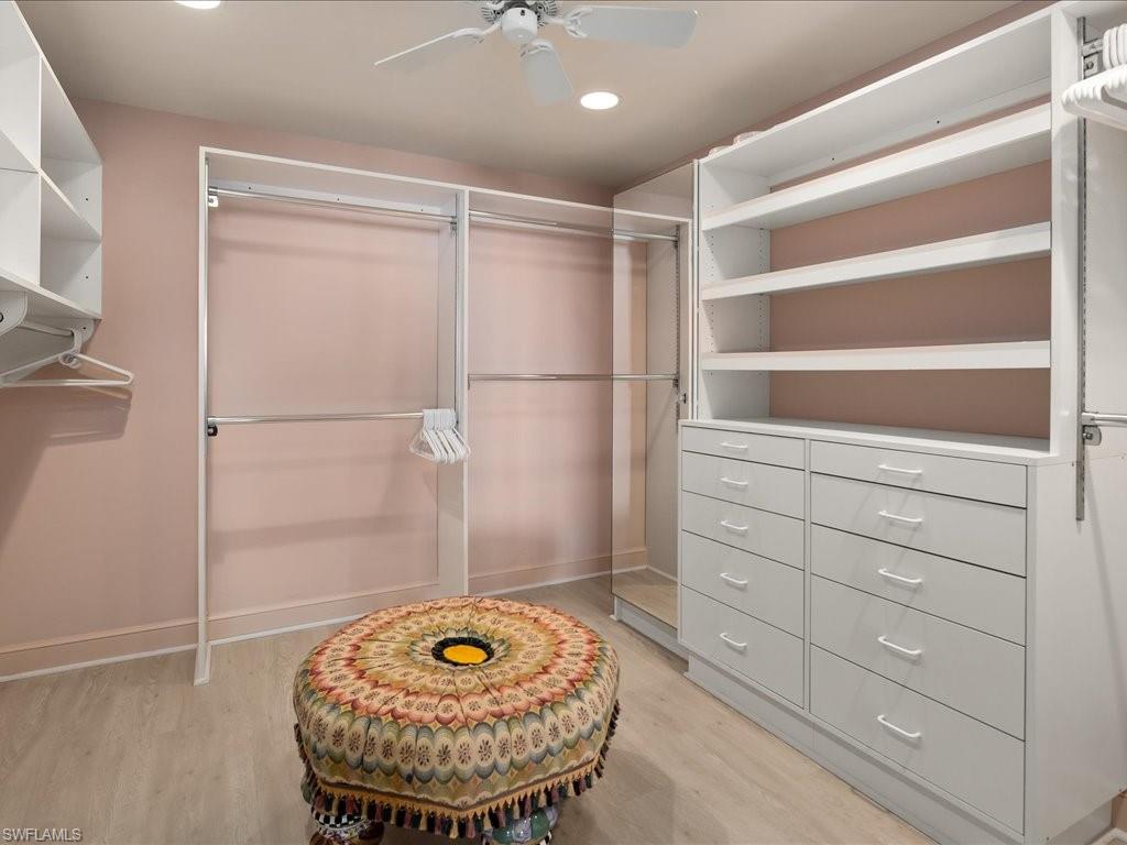 SEAPOINT AT NAPLES CAY - Residential