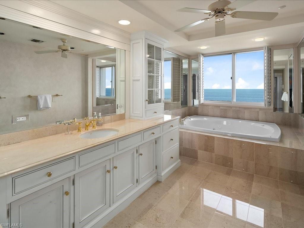 SEAPOINT AT NAPLES CAY - Residential