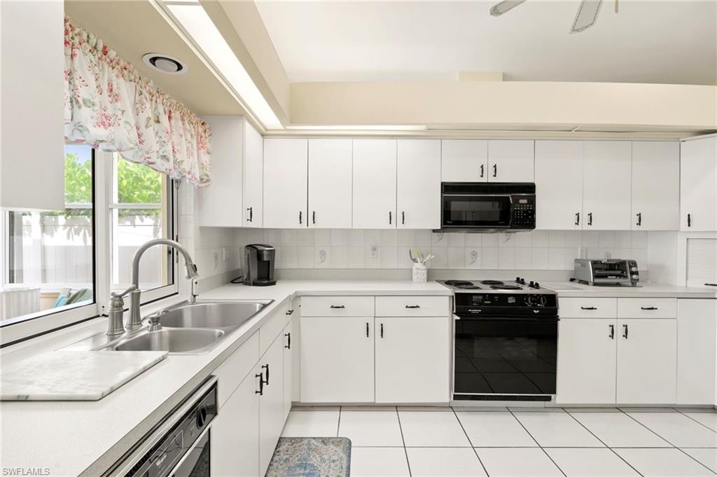 NAPLES PARK - Residential