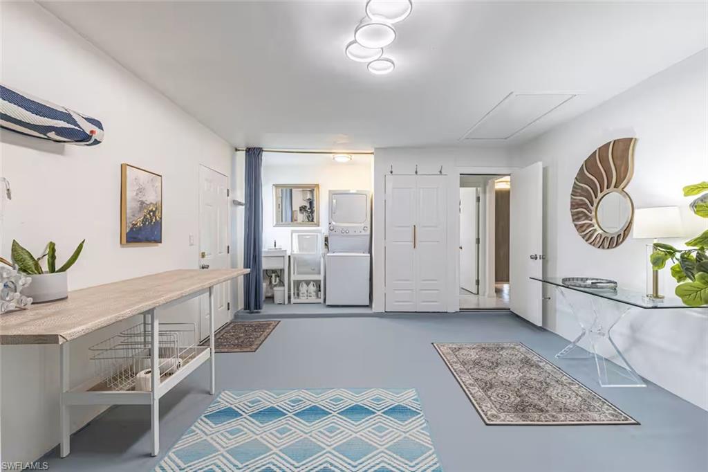 SOUTH TAMIAMI HEIGHTS - Residential Lease