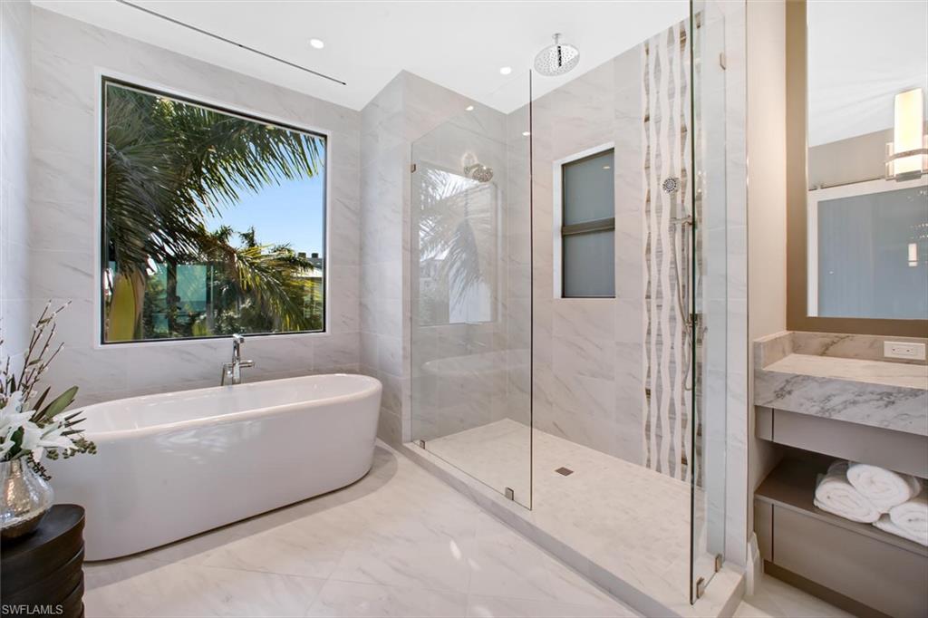 BAREFOOT BEACH - Residential