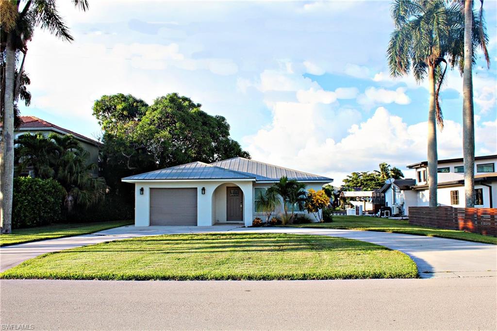 LITTLE HICKORY SHORES - Residential