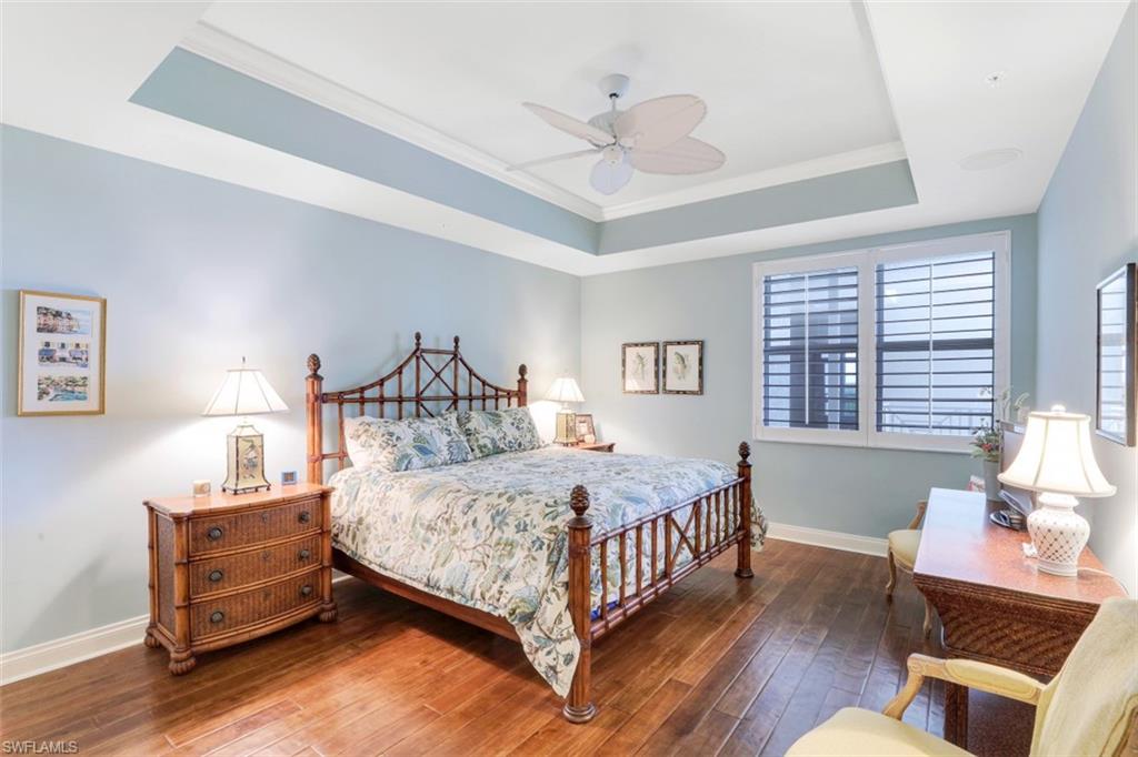 ROYAL MARCO POINT - Residential